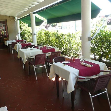 Logis Hotel Restaurant Du Lion D'Argent Et Des Tanneries La Châtre Kültér fotó