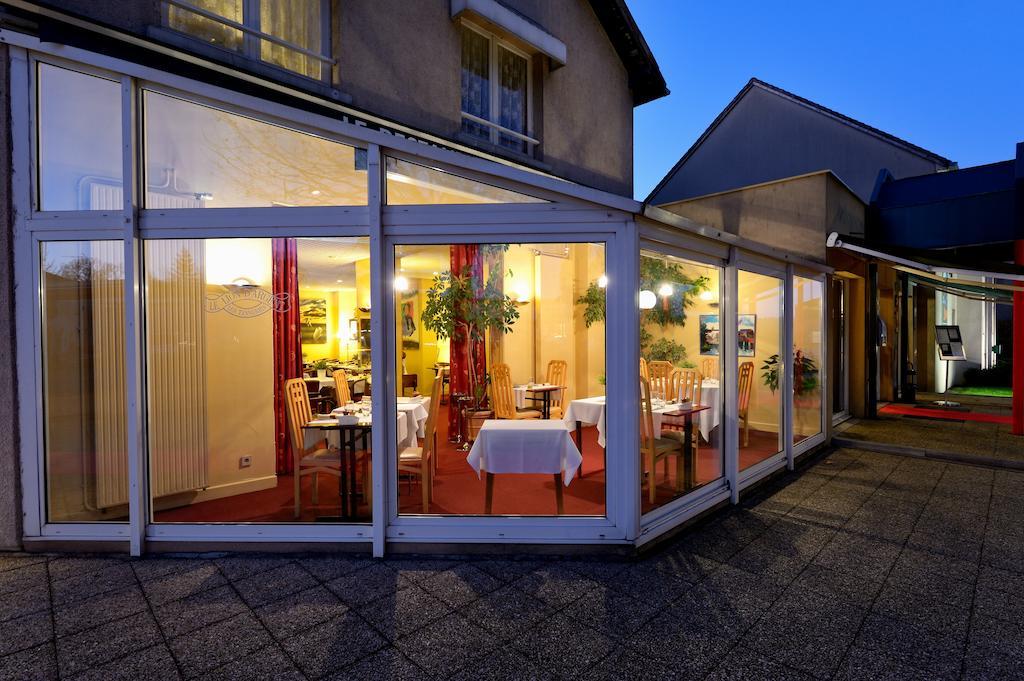 Logis Hotel Restaurant Du Lion D'Argent Et Des Tanneries La Châtre Kültér fotó